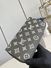 Fortok Louis Vuitton Vertical Zippy Wallet Olive Green M12504 10x20x2cm - 5