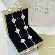 Fortok Van Cleef & Arpels White Four-leaf Clover Bracelet in Gold/Rose Gold - 3
