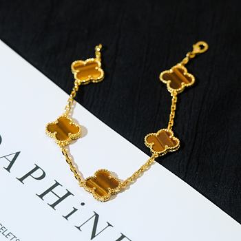 Fortok Van Cleef & Arpels Gold Four-leaf Clover Bracelet in Gold
