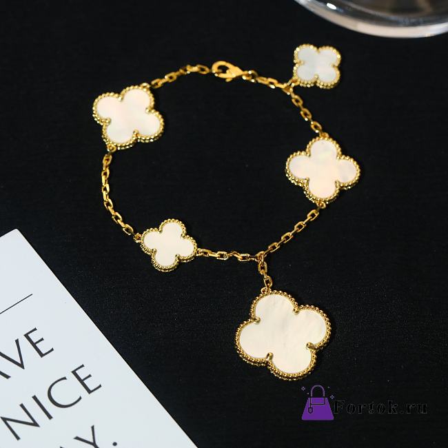 Fortok Van Cleef & Arpels White Magic Alhambra Bracelet In Gold - 1