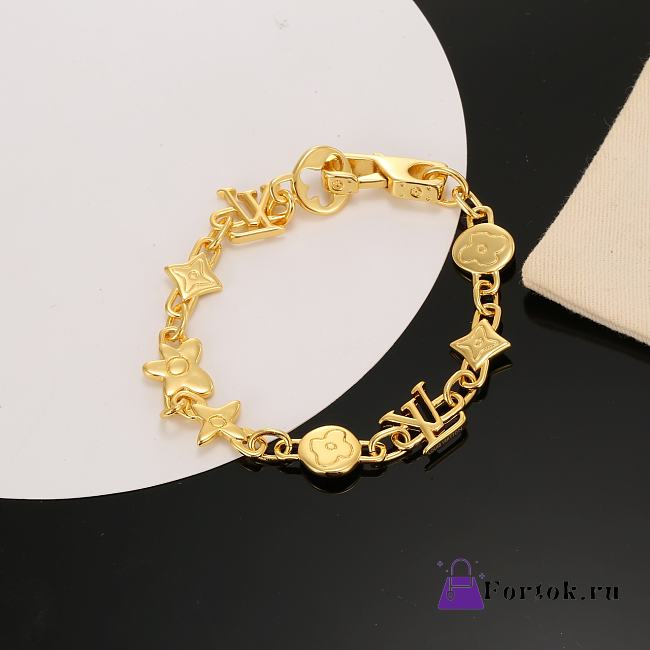 Fortok Louis Vuitton Letter Bracelet Gold - 1