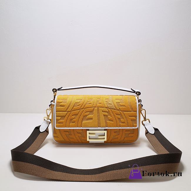 Fortok Fendi Classic Baguette Medium Bag Yellow Canvas F01260 27x6x15cm - 1
