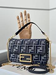 Fortok Fendi Baguette Dark Blue FF Chenille Bag 8579As 20x5x13cm - 1