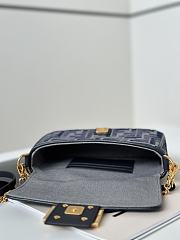 Fortok Fendi Baguette Dark Blue FF Chenille Bag 8579As 20x5x13cm - 4