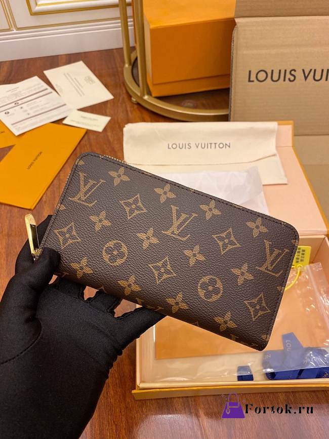 Louis Vuitton Zipper Wallet Monogram Fuchisa M41895 19x10cm - 1