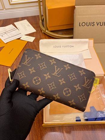 Louis Vuitton Zipper Wallet Monogram Fuchisa M41895 19x10cm