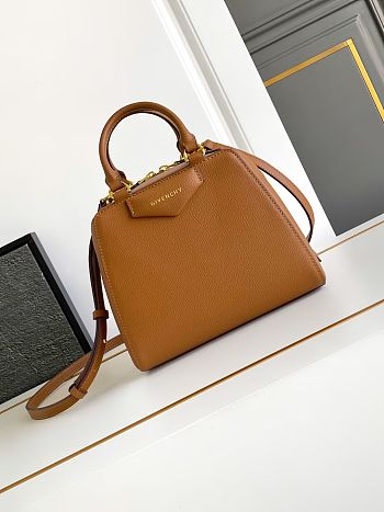 Fortok Givenchy Anyigona Cube Handbag Brown 13x19x22cm