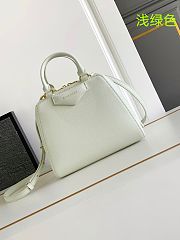 Fortok Givenchy Anyigona Cube Handbag Cream 13x19x22cm - 1