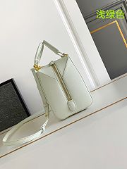 Fortok Givenchy Anyigona Cube Handbag Cream 13x19x22cm - 5