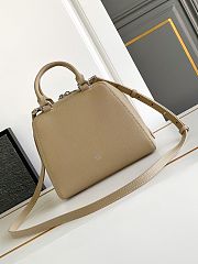 Fortok Givenchy Anyigona Cube Handbag Beige 13x19x22cm - 3
