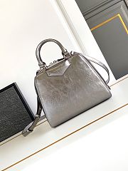 Fortok Givenchy Anyigona Cube Handbag Silver 13x19x22cm - 1