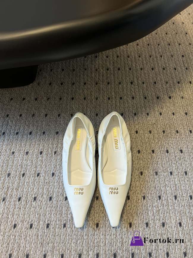 Fortok Miu Miu 25SS Pointed High Heels White Leather - 1