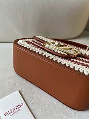 Fortok Valentino Garavani Alltime Bag Brown & Red 22072 23.5x18x8cm - 5