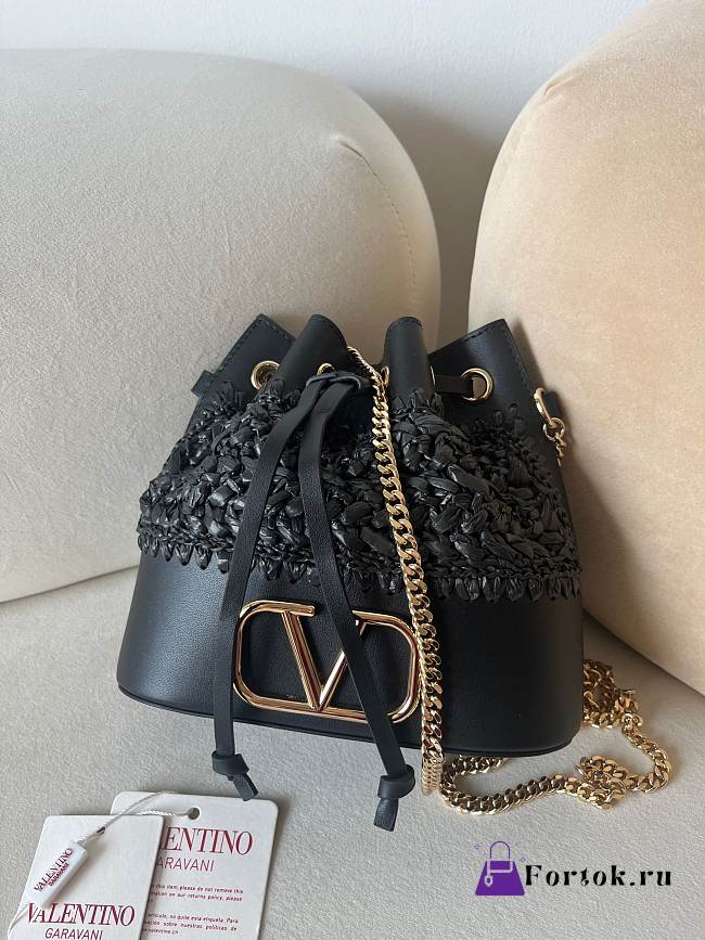 Fortok Valentino Garavani Rockstud Black Raffia & Leather Bucket Bag 20x17x8.5cm - 1