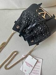 Fortok Valentino Garavani Rockstud Black Raffia & Leather Bucket Bag 20x17x8.5cm - 3