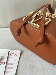 Fortok Valentino Garavani Rockstud Beige Raffia & Brown Leather Bucket Bag 20x17x8.5cm - 5