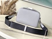 Fortok Louis Vuitton Avenue Messenger Bag Grey M11657 22.5x15.5x7.5cm - 5