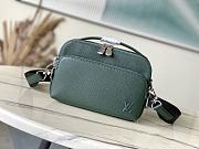 Fortok Louis Vuitton Avenue Messenger Bag Green M11657 22.5x15.5x7.5cm - 1