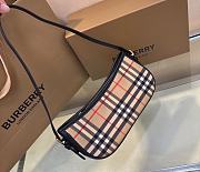 Fortok Burberry Vintage Check Calfskin Sling Archive Beige Black 26x6x12cm - 3