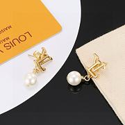 Fortok Louis Vuitton Letter Stud Earrings - 4