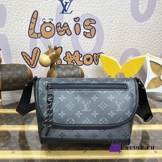 Fortok Louis Vuitton Pulse Messenger Bag Black Monogram Eclipse Canvas M12681 26.6x11x17cm - 1