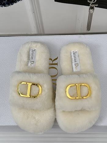 Fortok Dior 24S Furry Slippers White