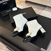 Fortok Chanel Chain Side Bow Thick-heel Ankle Boots White - 4