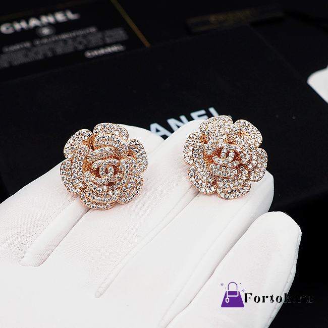 Fortok Chanel Camellia Earrings With Diamonds Rose Gold - 1