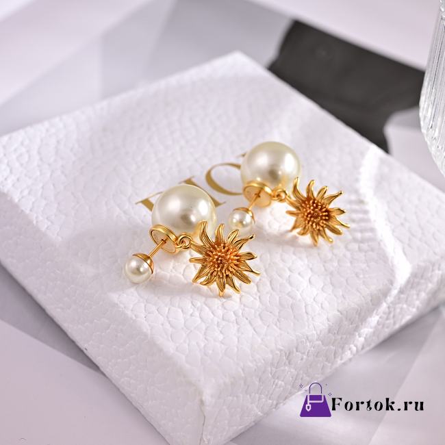 Fortok Dior Sunflower Pearl Earrings - 1