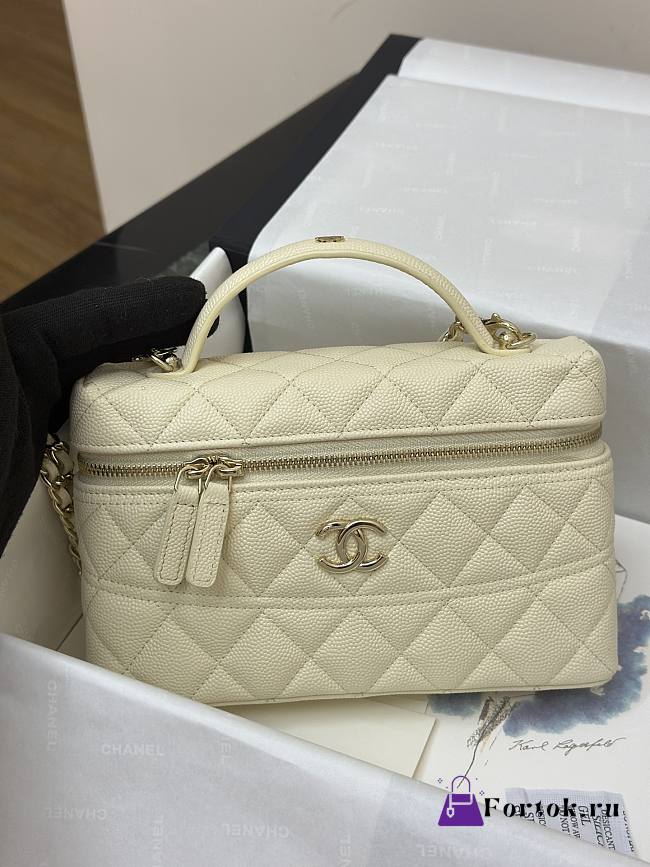 Fortok Chanel 25C Box Bag Light Yellow 17×19.5×5cm - 1