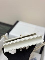 Fortok Chanel 25C Top Handle Bag in White 14x18x3cm  - 6