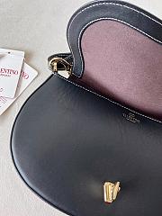 Fortok Valentino Garavani Ohval Small Shoulder Bag In Black Nappa Calfskin 26x13x6.5cm - 5