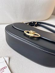 Fortok Valentino Garavani Ohval Small Shoulder Bag In Black Nappa Calfskin 26x13x6.5cm - 3