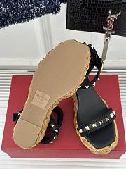 Fortok Valentino Rockstud Flatform Sandal 45mm In Black Calfskin And Raffia   - 2