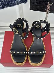 Fortok Valentino Rockstud Flatform Sandal 45mm In Black Calfskin And Raffia   - 4