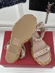 Fortok Valentino Rockstud Flatform Sandal 45mm In Beige Calfskin And Raffia - 4