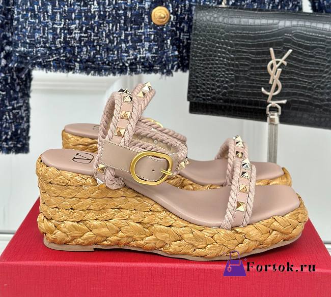 Fortok Valentino Rockstud Flatform Sandal 45mm In Beige Calfskin And Raffia - 1