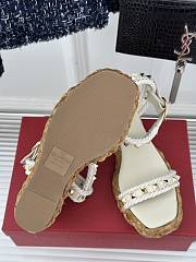 Fortok Valentino Rockstud Flatform Sandal 45mm In White Calfskin And Raffia - 2