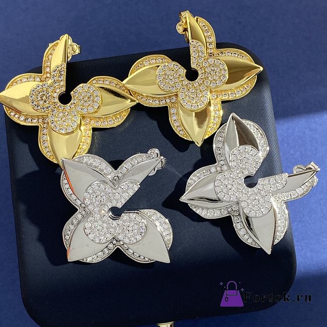 Fortok Louis Vuitton Flower Diamond-shaped Earrings Gold/Silver - 1