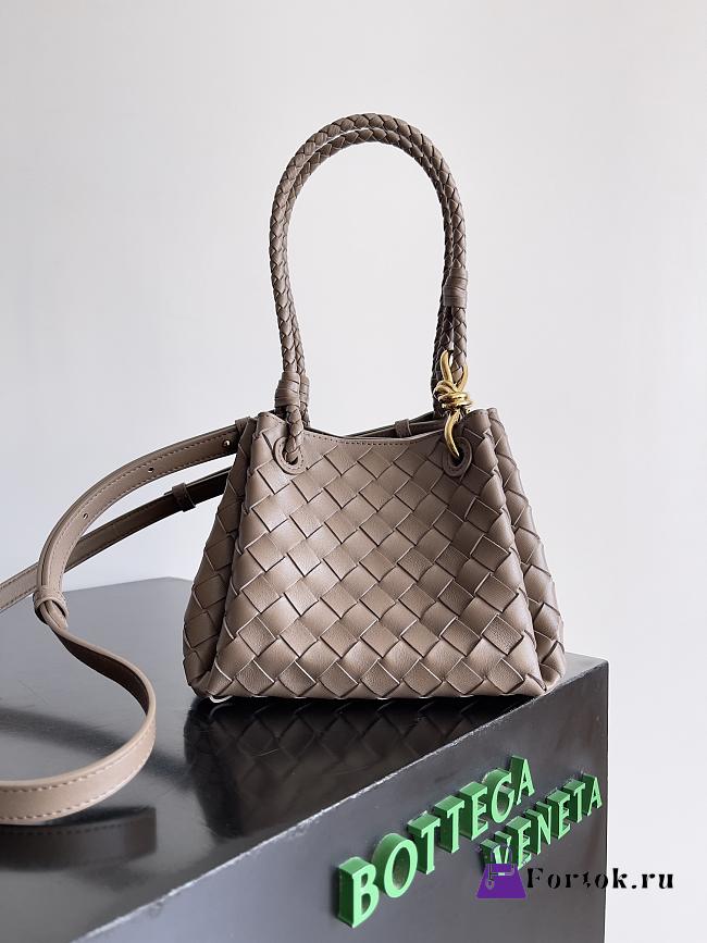 Fortok Bottega Veneta Small Andiamo Parachute Bag Brown 796569 21x17x16.5cm - 1