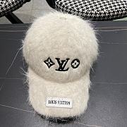 Fortok Louis Vuitton 2024 Plush Fox Baseball Cap White - 3