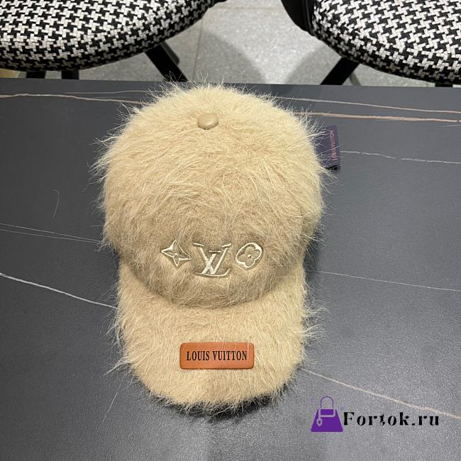 Fortok Louis Vuitton 2024 Plush Fox Baseball Cap Beige - 1