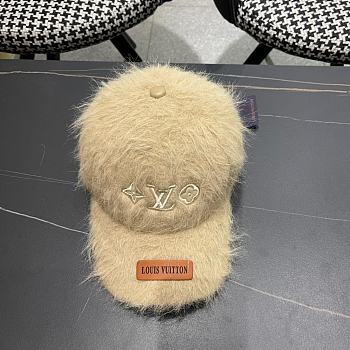 Fortok Louis Vuitton 2024 Plush Fox Baseball Cap Beige