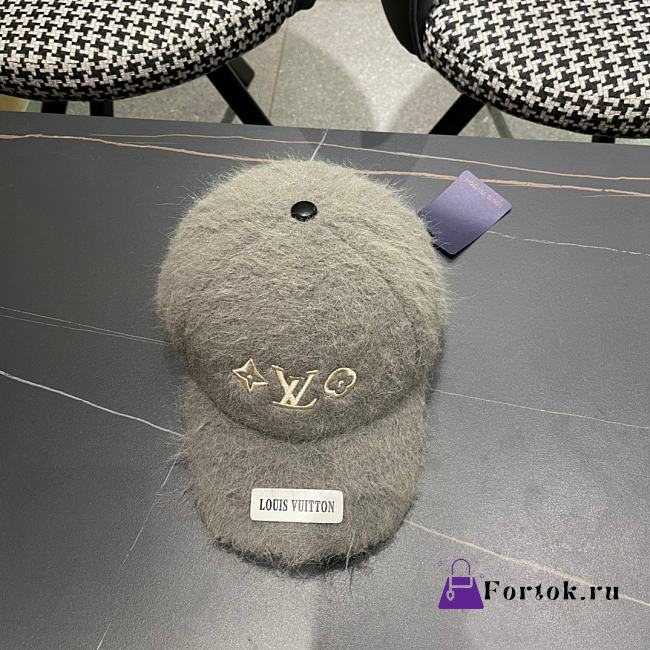 Fortok Louis Vuitton 2024 Plush Fox Baseball Cap Grey - 1