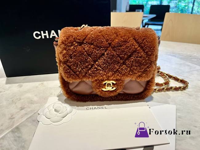 Fortok Chanel Mini Flap Bag Shearling Lambskin & Gold-Tone Metal Brown 12x18x6cm - 1