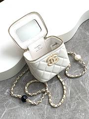 Fortok Chanel Small Comestic Bag White Enamel Heart Buckle 11x8.5x7cm - 6