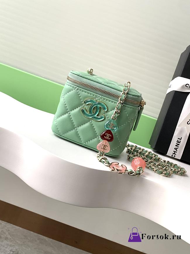 Fortok Chanel Small Comestic Bag Green Enamel Heart Buckle 11x8.5x7cm - 1