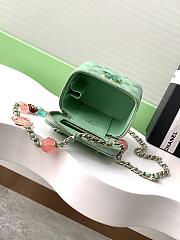 Fortok Chanel Small Comestic Bag Green Enamel Heart Buckle 11x8.5x7cm - 6