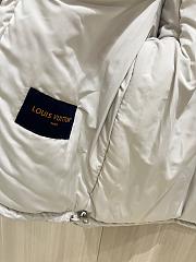 Fortok Louis Vuitton Embroidered Letter Flower Quilted Jacket Down Jacket White - 3