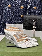 Fortok Gucci Rivet Transparent Wedge Heel Half Slippers White - 1